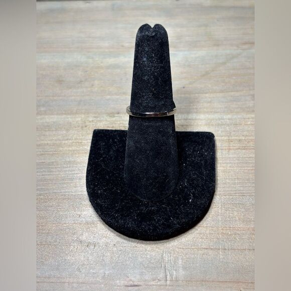 New! Heart Beat Silver Tone Ring Size 7 Costume Jewelry Hypoallergenic - Picture 2 of 5